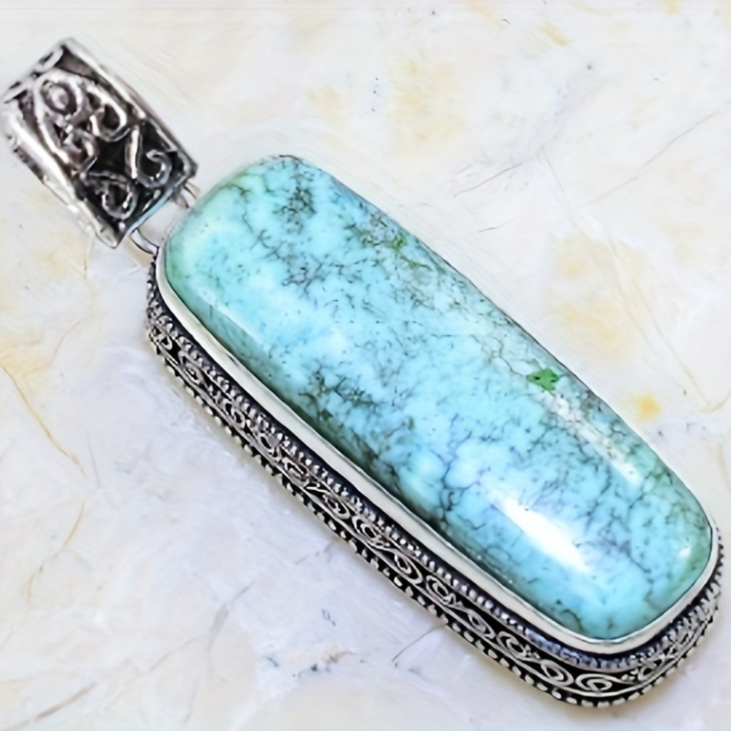 Ancient Silvery Plated Pendant Necklace